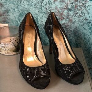 Spunk up your black heel wardrobe!